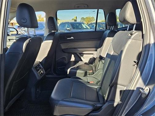 2022 Volkswagen Atlas 3.6L SE w/Technology