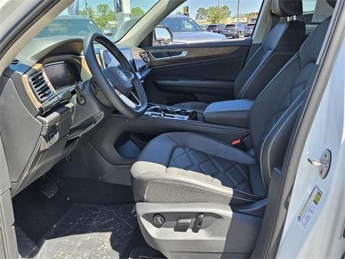 2025 Volkswagen Atlas 2.0T SE