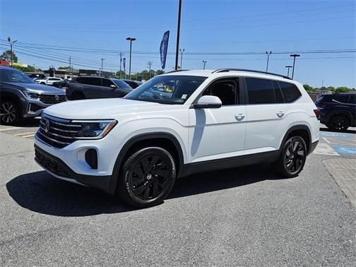2025 Volkswagen Atlas 2.0T SE