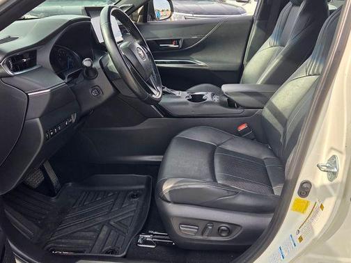 Blizzard Pearl 2022 Toyota Venza Limited