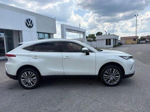 Blizzard Pearl 2022 Toyota Venza Limited