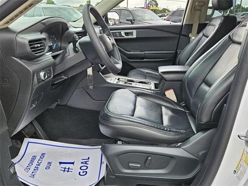 2021 Ford Explorer Base
