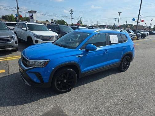 Cornflower Blue 2023 Volkswagen Taos 1.5T SE