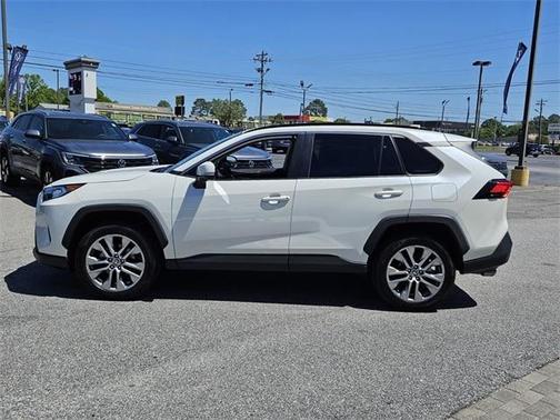 2021 Toyota RAV4 XLE Premium