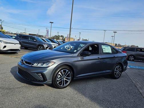 Platinum Gray Metallic 2026 Volkswagen Jetta 1.5T Sport