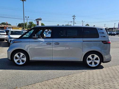 2025 Volkswagen ID. Buzz Pro S Plus