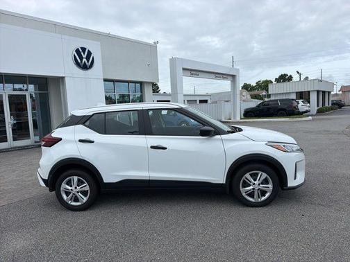 Fresh Powder 2025 Nissan Kicks Play S
