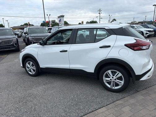 Fresh Powder 2025 Nissan Kicks Play S