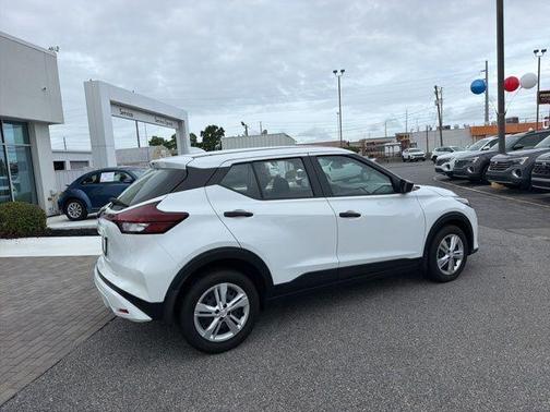 Fresh Powder 2025 Nissan Kicks Play S