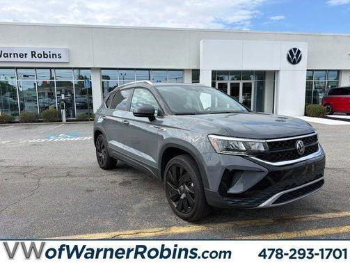Pure Gray W/Black Roof 2024 Volkswagen Taos 1.5T SE