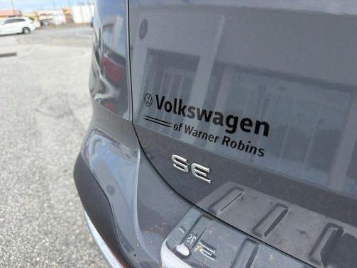 Pure Gray W/Black Roof 2024 Volkswagen Taos 1.5T SE
