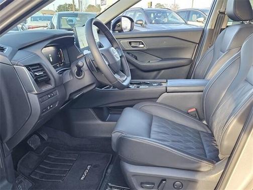 2025 Nissan Rogue Platinum