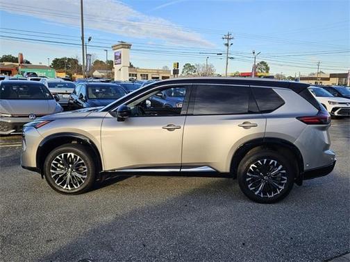 2025 Nissan Rogue Platinum