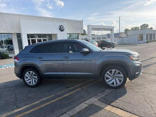 Platinum Gray Metallic 2022 Volkswagen Atlas Cross Sport 2.0T SE w/Technology
