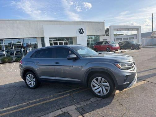 Platinum Gray Metallic 2022 Volkswagen Atlas Cross Sport 2.0T SE w/Technology