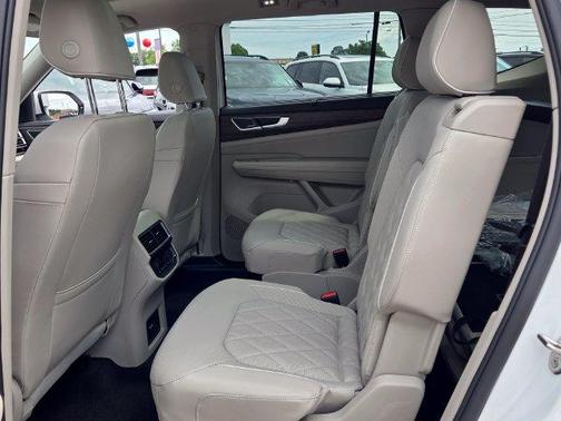 Opal White Pearl 2026 Volkswagen Atlas 2.0T SEL Premium R-Line
