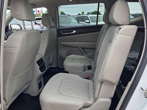 Opal 2026 Volkswagen Atlas 2.0T SEL Premium R-Line