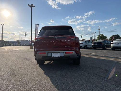 Scarlet Ember 2022 Nissan Pathfinder SL