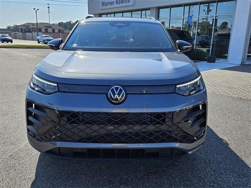 2025 Volkswagen Tiguan 2.0T SE R-Line Black