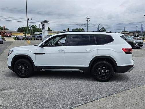 2024 Volkswagen Atlas 2.0T Peak Edition SE w/Technology