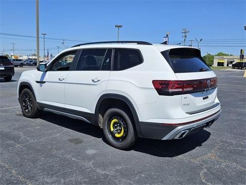 2024 Volkswagen Atlas 2.0T Peak Edition SE w/Technology