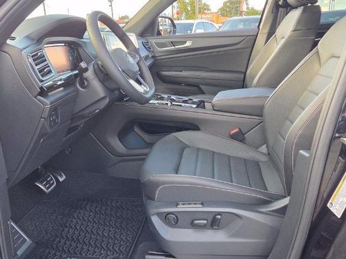 Deep Black Pearl 2026 Volkswagen Atlas Cross Sport 2.0T SEL R-Line Black