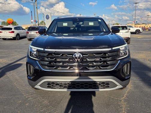 Deep Black Pearl 2026 Volkswagen Atlas Cross Sport 2.0T SE W/TECHNOLOGY