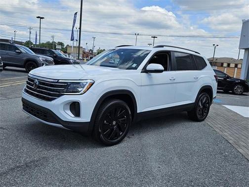 2025 Volkswagen Atlas 2.0T SE w/Technology