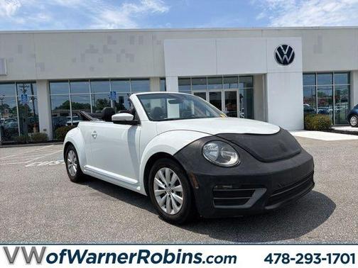 Pure White w/ Black Top 2017 Volkswagen Beetle 1.8T S