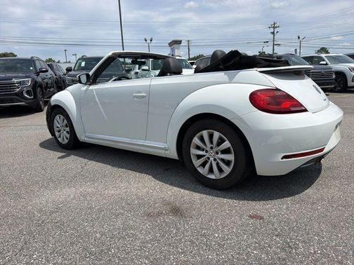 Pure White w/ Black Top 2017 Volkswagen Beetle 1.8T S