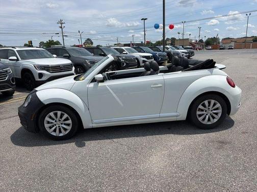 Pure White w/ Black Top 2017 Volkswagen Beetle 1.8T S