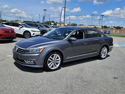 2017 Volkswagen Passat 1.8T SE w/Technology