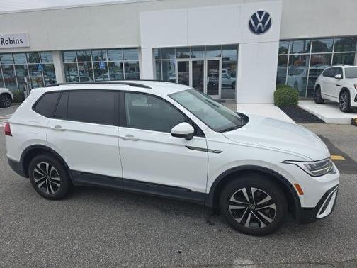 Pure White 2022 Volkswagen Tiguan 2.0T S