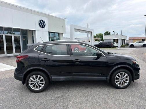Magnetic Black 2020 Nissan Rogue Sport SV