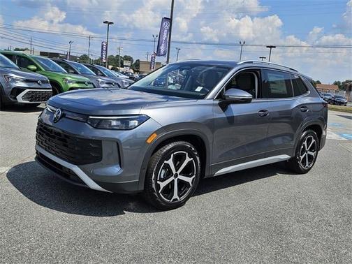 2025 Volkswagen Tiguan 2.0T SE