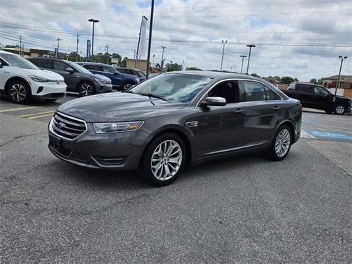 2017 Ford Taurus Limited