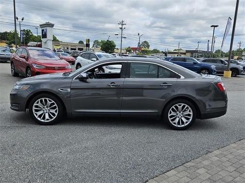 2017 Ford Taurus Limited