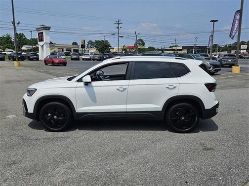 2025 Volkswagen Taos 1.5T SE