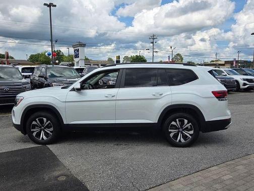 Opal 2026 Volkswagen Atlas 2.0T SE