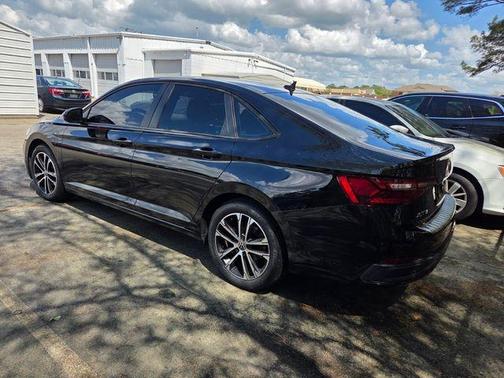 Deep Black Pearl Effect 2022 Volkswagen Jetta 1.5T Sport