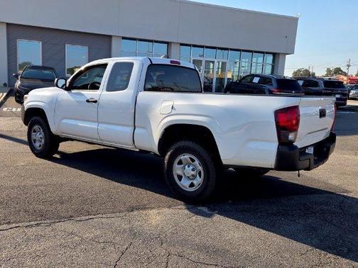 Ice 2023 Toyota Tacoma SR