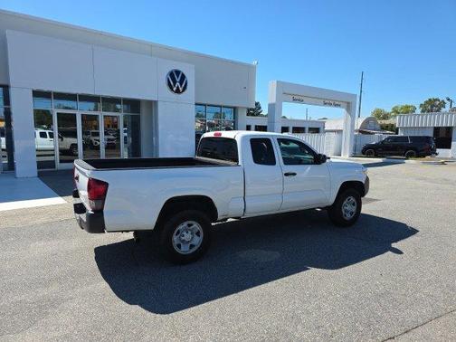 Ice 2023 Toyota Tacoma SR