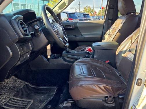 Ice 2023 Toyota Tacoma SR