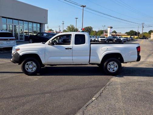 Ice 2023 Toyota Tacoma SR