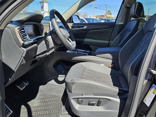 2025 Volkswagen Atlas 2.0T SEL Premium R-Line