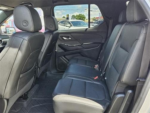 2022 Chevrolet Traverse LT Leather