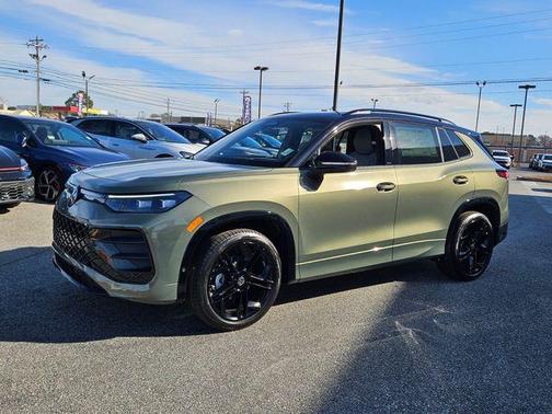 Avocado Green  W/Black Roof 2026 Volkswagen Tiguan 2.0T SE R-Line Black