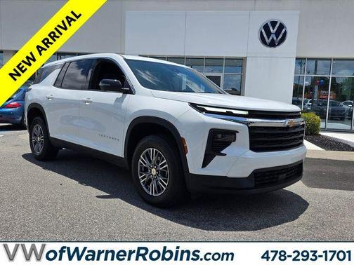 Summit White 2024 Chevrolet Traverse LS