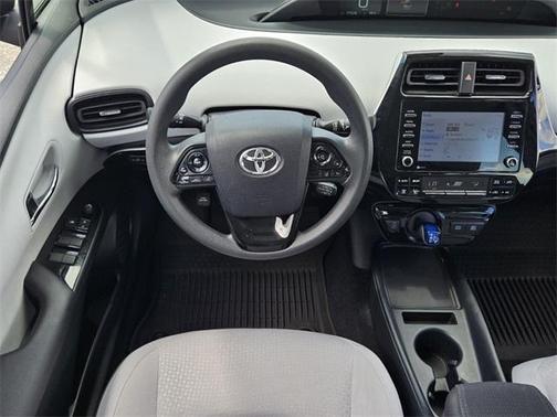 2022 Toyota Prius LE