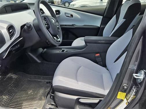 2022 Toyota Prius LE